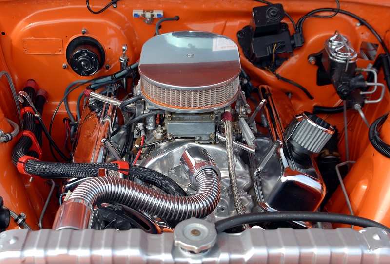 garagiste-PEONE-min_car-engine-1738309